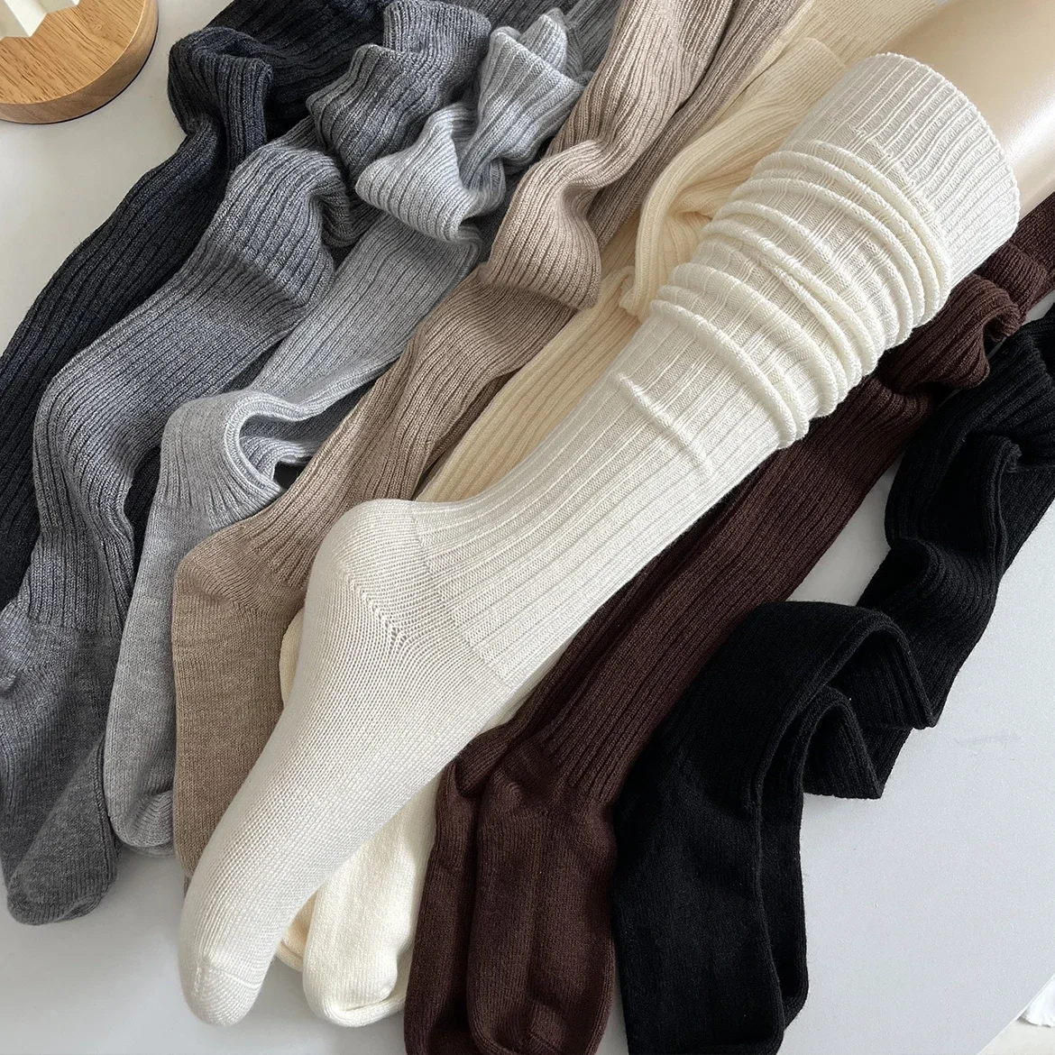 Lässige Frauen lange Socken Kaschmir Frauen Stiefel feste Wolle Oberschenkel Strumpf dünne Baumwolle über kniehohe flauschige weibliche lange Knies trümpfe