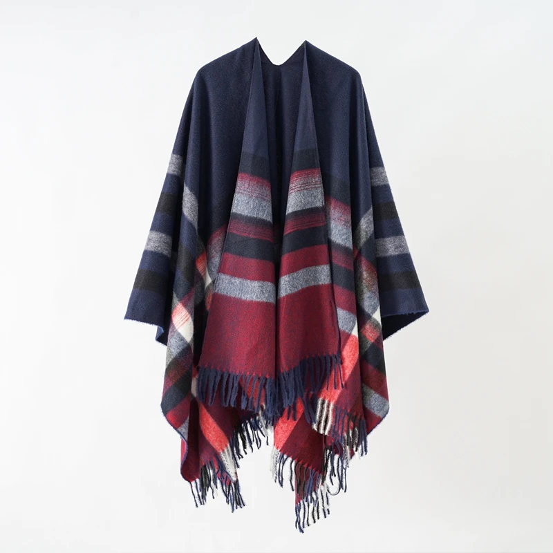 A woman\'s Cape autumn winter large woman\'s Cape Warm Loose Tassel Cape