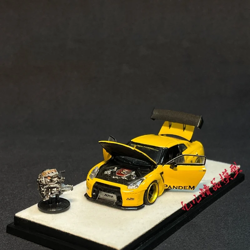 1:64 GTR R35 Rocket Rabbit distribuição de liga de motor independente modelo de carro de simulação de eixo de pressão aberto completo, decoração para adultos