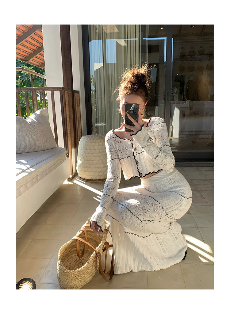 Costumes tricotés pour femmes, mode d'été, Design de boutons, manches courtes, col rond, haut court + jupe moulante, crochet fleur creuse, ensemble de 2 pièces