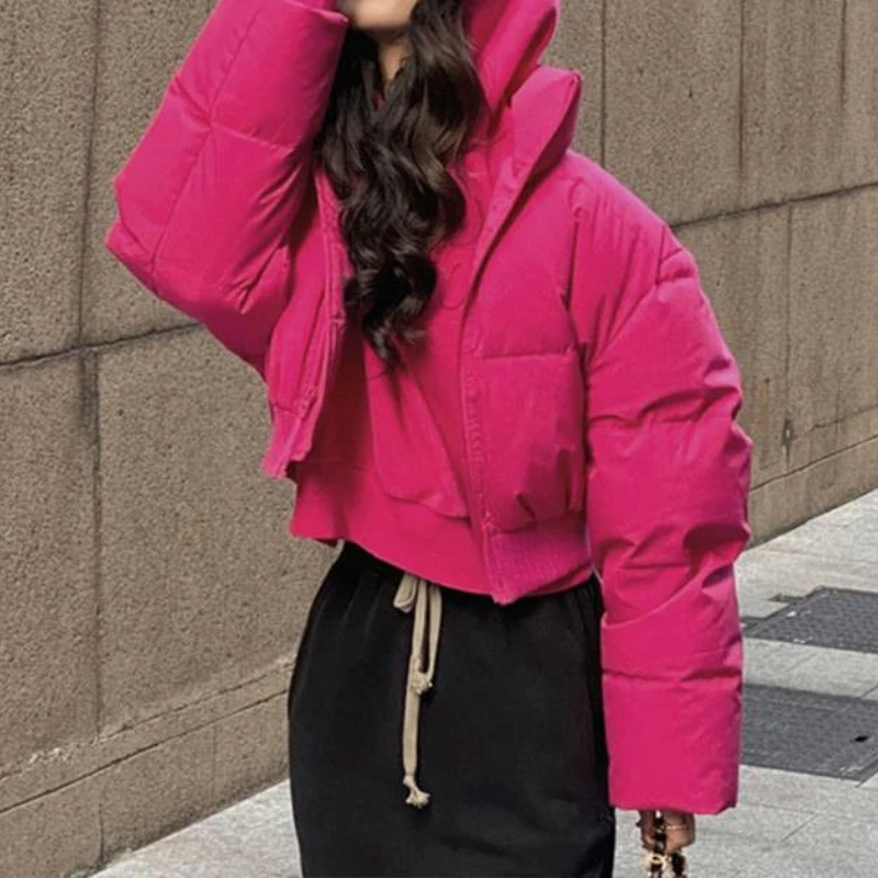 

Модная короткая хлопковая одежда, женская одежда, зимняя утолщенная одежда для хлеба, розовая красная одежда с хлопковой подкладкой, дизайнерская куртка