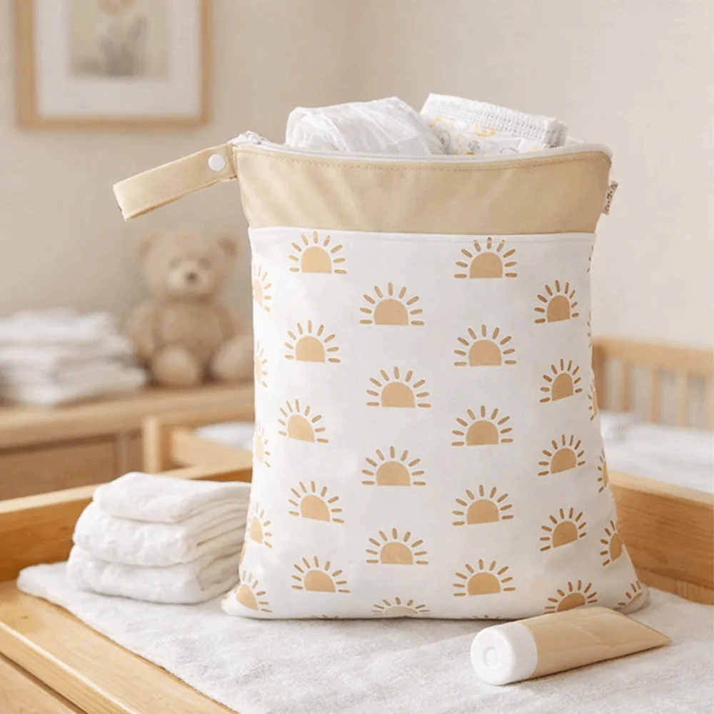 

Водонепроницаемая многоразовая сумка для подгузников с ручкой, портативная сумка для мамы в скандинавском стиле, моющаяся сумка-органайзер для влажных вещей, дорожная сумка