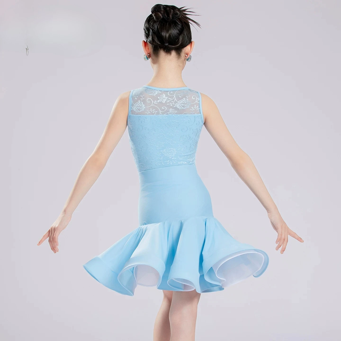 Kids Light Blue Latin Competition Dress Sleeveless Ruffle Hem Ballroom Dance OuKids Salsa Performance Costumetfit