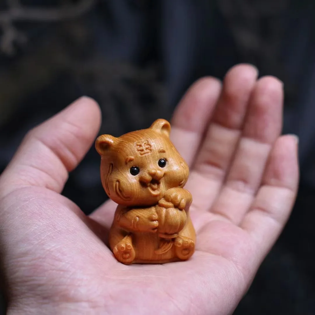 Cypress Wood Carved Cute Cartoon Lantern Tiger Figurine Chinese Zodiac Wenwan Hand Play Creative Craft Desktop Ornament