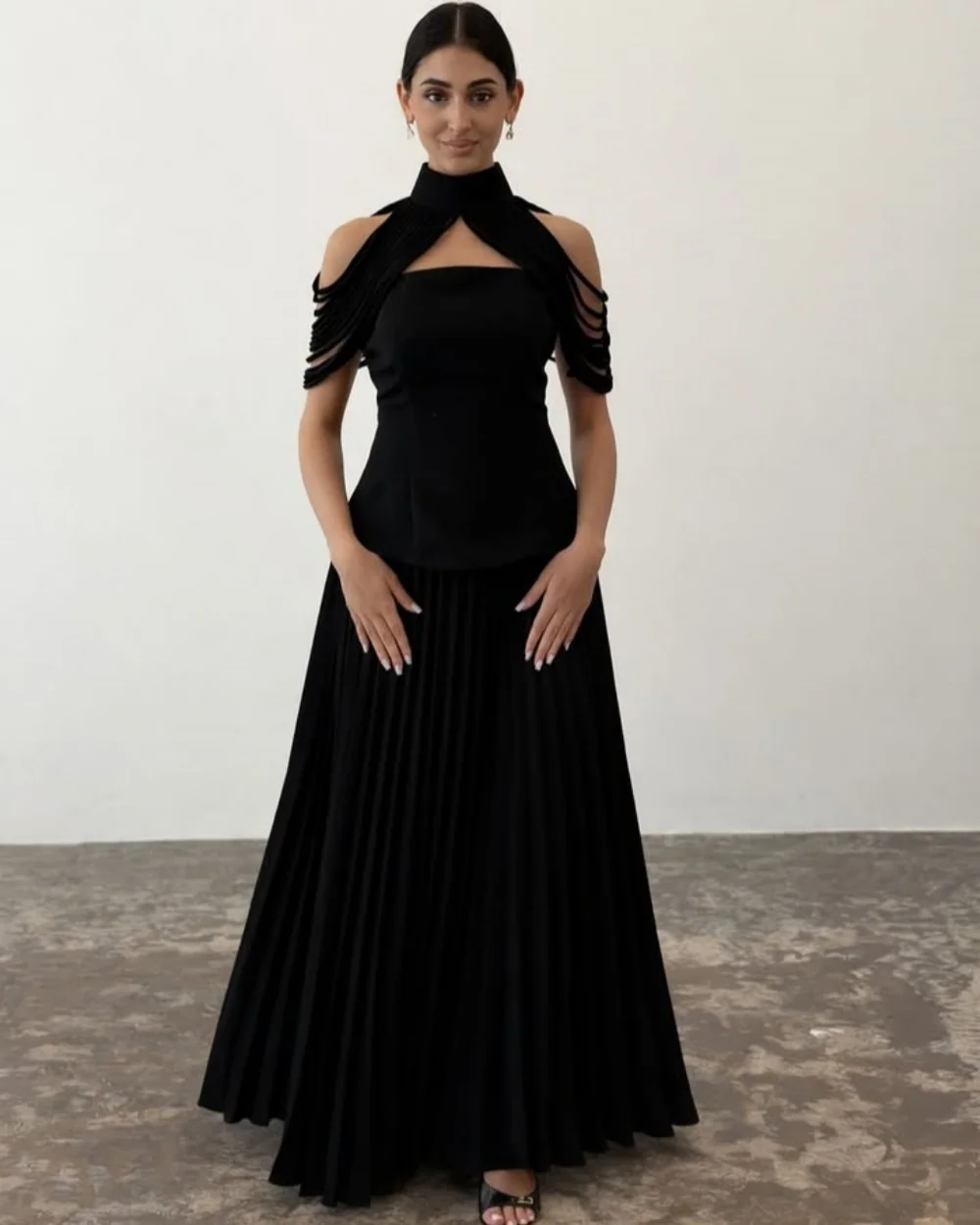 

Customized Modern Style Women Jersey Ruched Pleat A-line Evening Dresses Simple High Collar SleevelessFloor Lenght Prom Dresses