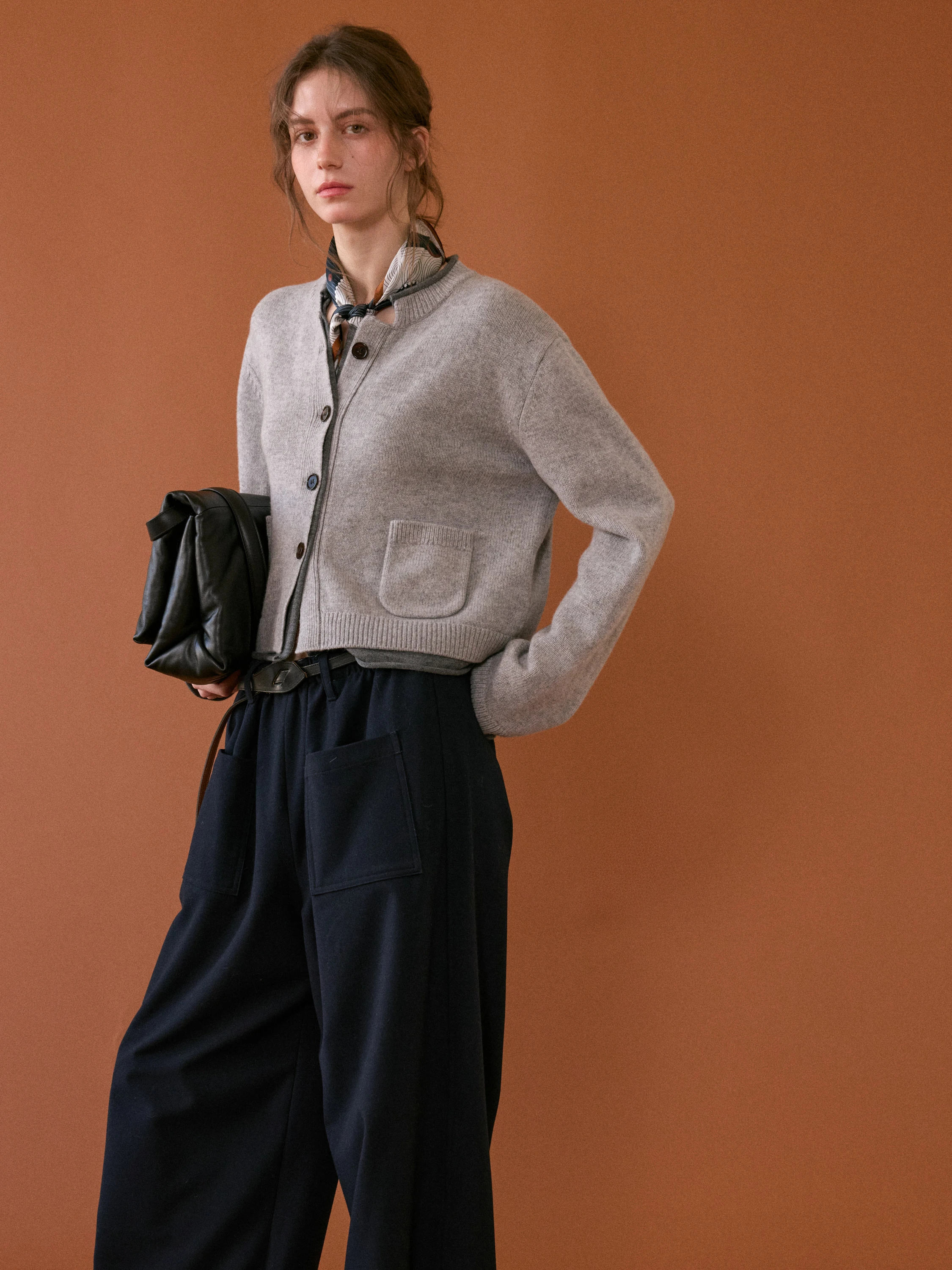 

Новинка! Женский кардиган из чистой шерсти, имитация двойки, свободный крой, длинный рукав, зимняя верхняя одежда премиум-класса.