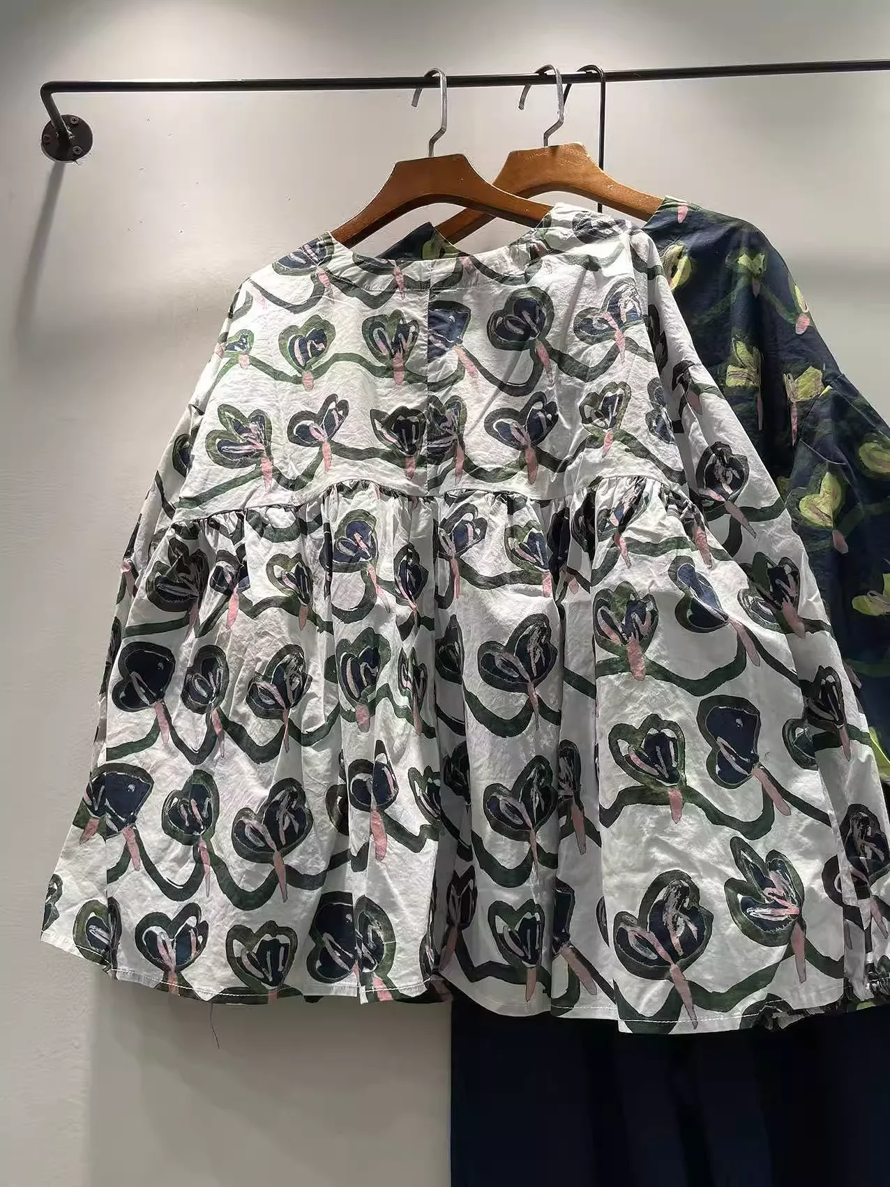 

Женская осенняя одежда, рубашки трапециевидной формы с мультяшным принтом в японском стиле и блузки для женщин, пляжные рубашки большого размера из 100% хлопка