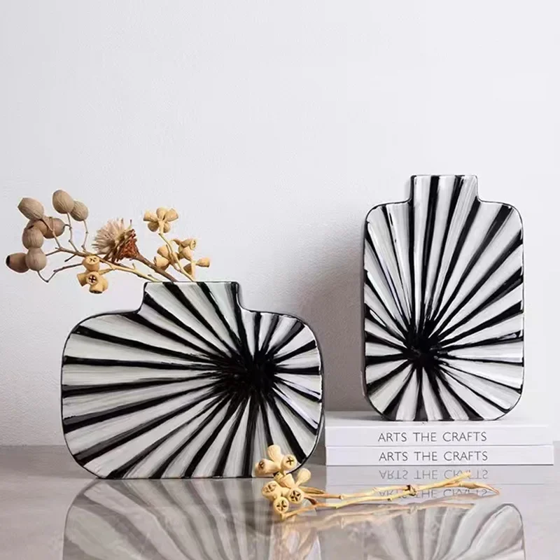 Simple and modern creative black and white striped dry vase, model room  home decoration art flower ornament