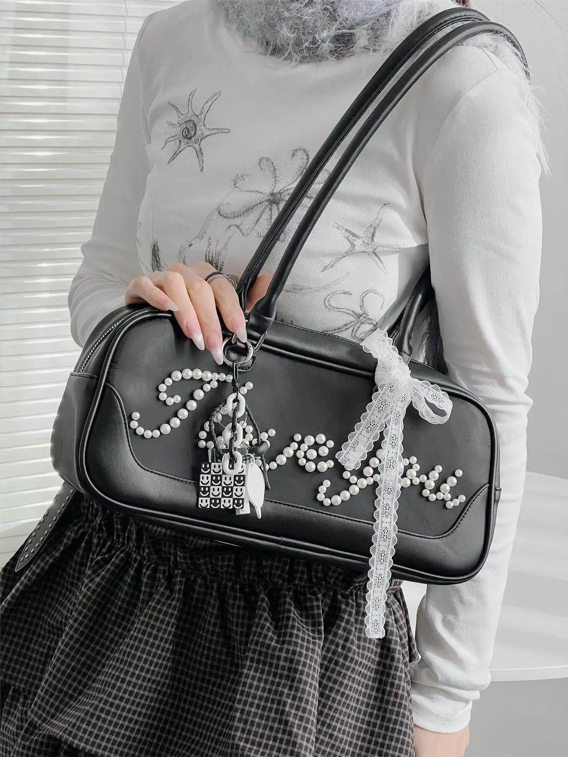 American Original Retro Handbag  Y2K Street Handmade Pearl Rivet Fashion Messenger Bag Harajuku Sweet Cool Daily Shoulder Bag