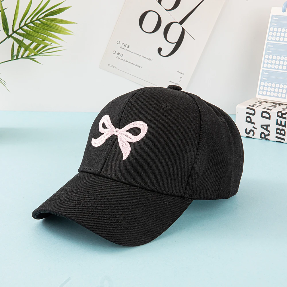 Modische Baseballkappe mit gesticktem Schleifenmuster, Sonnenschutz-Freizeit-Baseballkappe, neue trendige und hochwertige Mütze, geeignet für Damen. – Detail 3