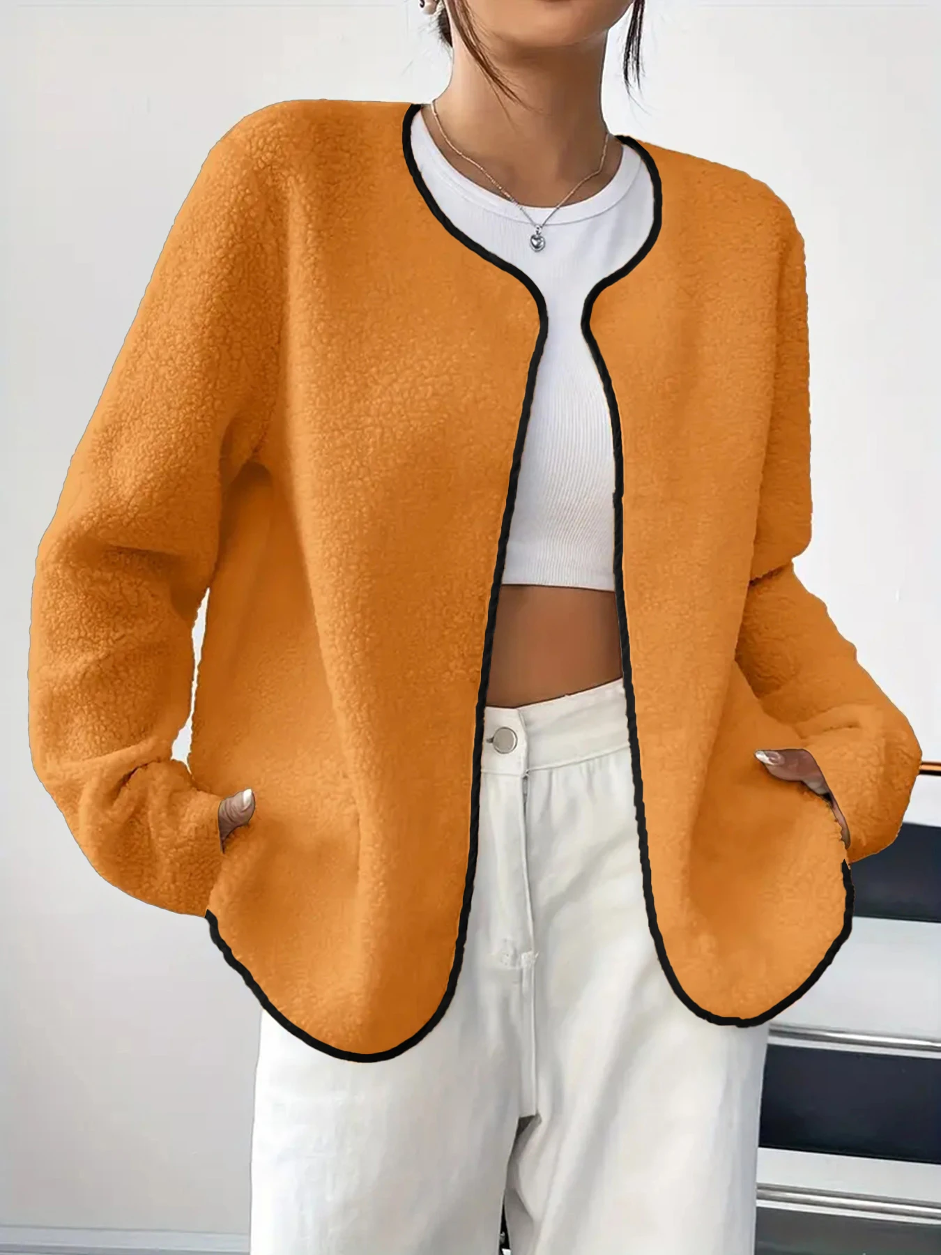 Herfst- en wintermode, eenvoudig en elegant temperament, effen pluche vest met ronde hals en lange mouwen