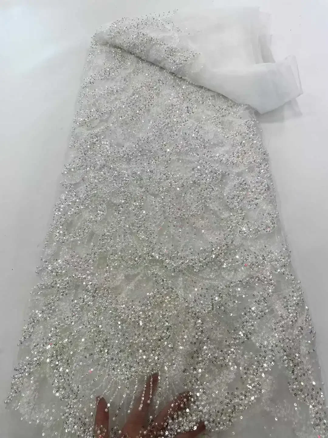 

Latest Fashion Africa Nigerian Artistic Pattern Handmade Embroidery Sequins Hot Sale French Beads Tulle Lace For Party SZ851