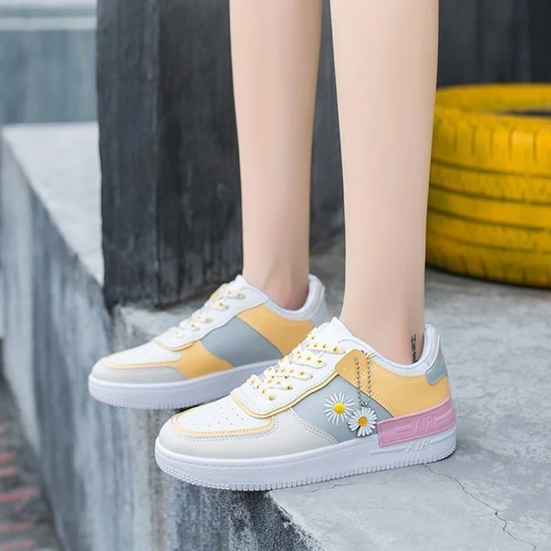 

Korean Daisy Sports Shoes Women Lace Up Flat Sneakers White Breathable Platform Casual Shoes Spring New