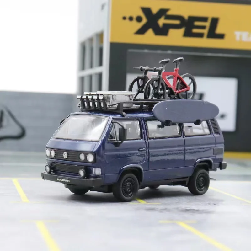 Master 1:64 1985 T3 Van Diecast Model Car