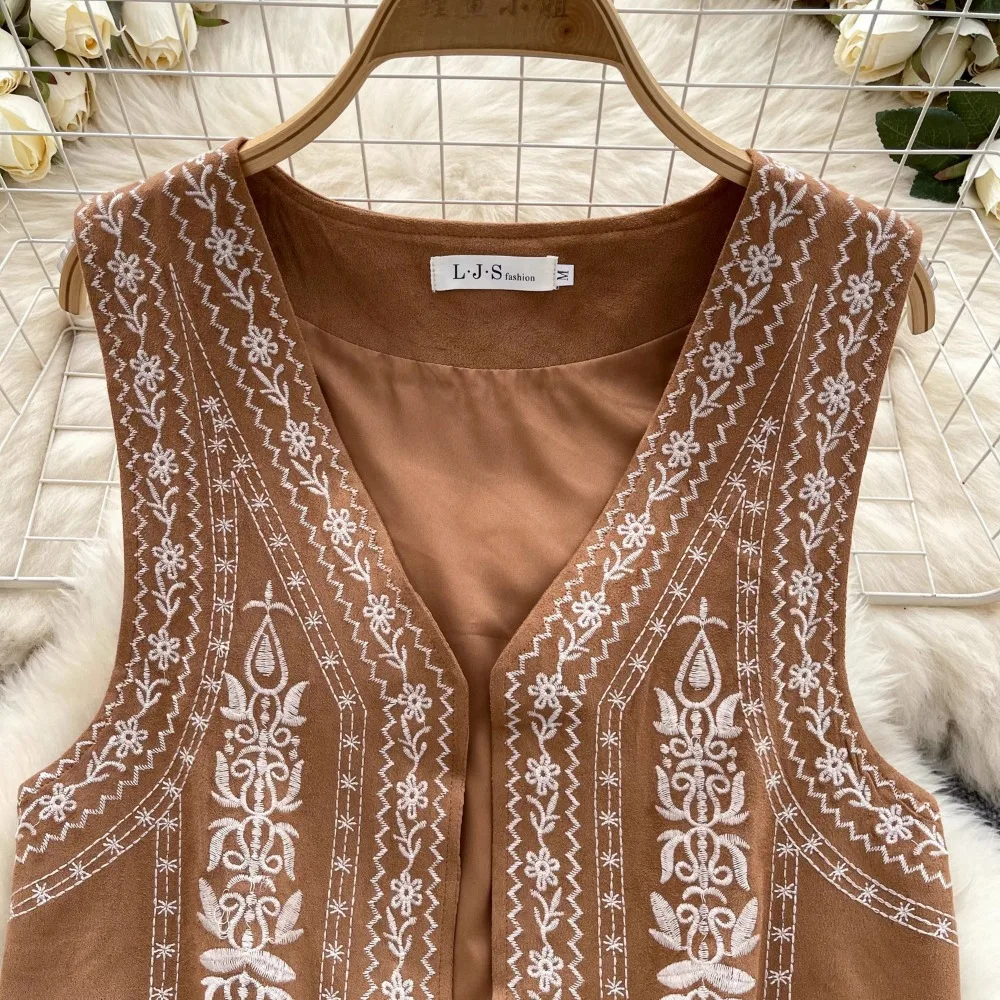 Vintage Bohemian Casual Distressed Sleeveless Chic Embroidery Sweet Elegant Vest Korean Fashion Basics Women Office Lady Top