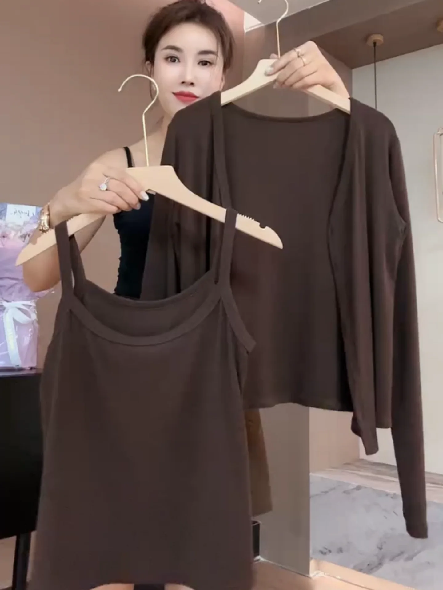 

French Sle ort Svel Tank Top And Long Sve Open Cardigan Комплект из двух предметов для женщин Осенний комплект для снижения возраста