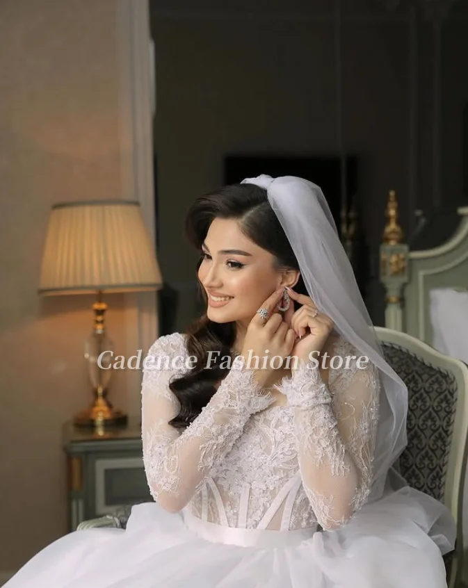 ที่กําหนดเองหวานสีขาวผู้หญิงแขนยาวชุดแต่งงานลูกไม้ Applique Multi Lace ชุดเจ้าสาว A-Line Dresses