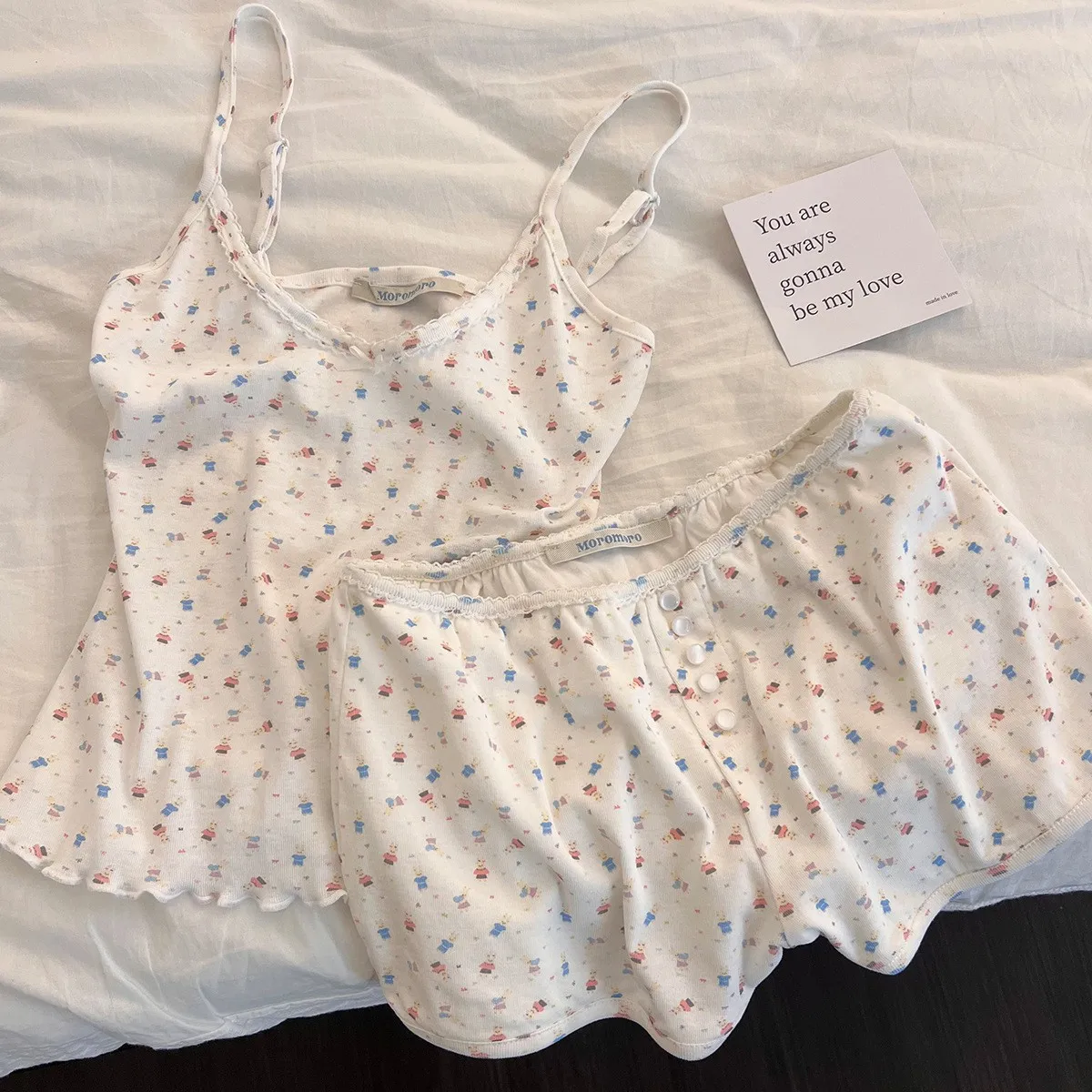 

Новый комплект пижамы для девочек с мультяшным принтом: топ с подкладкой и бретелями, соблазнительные шорты, домашний комплект