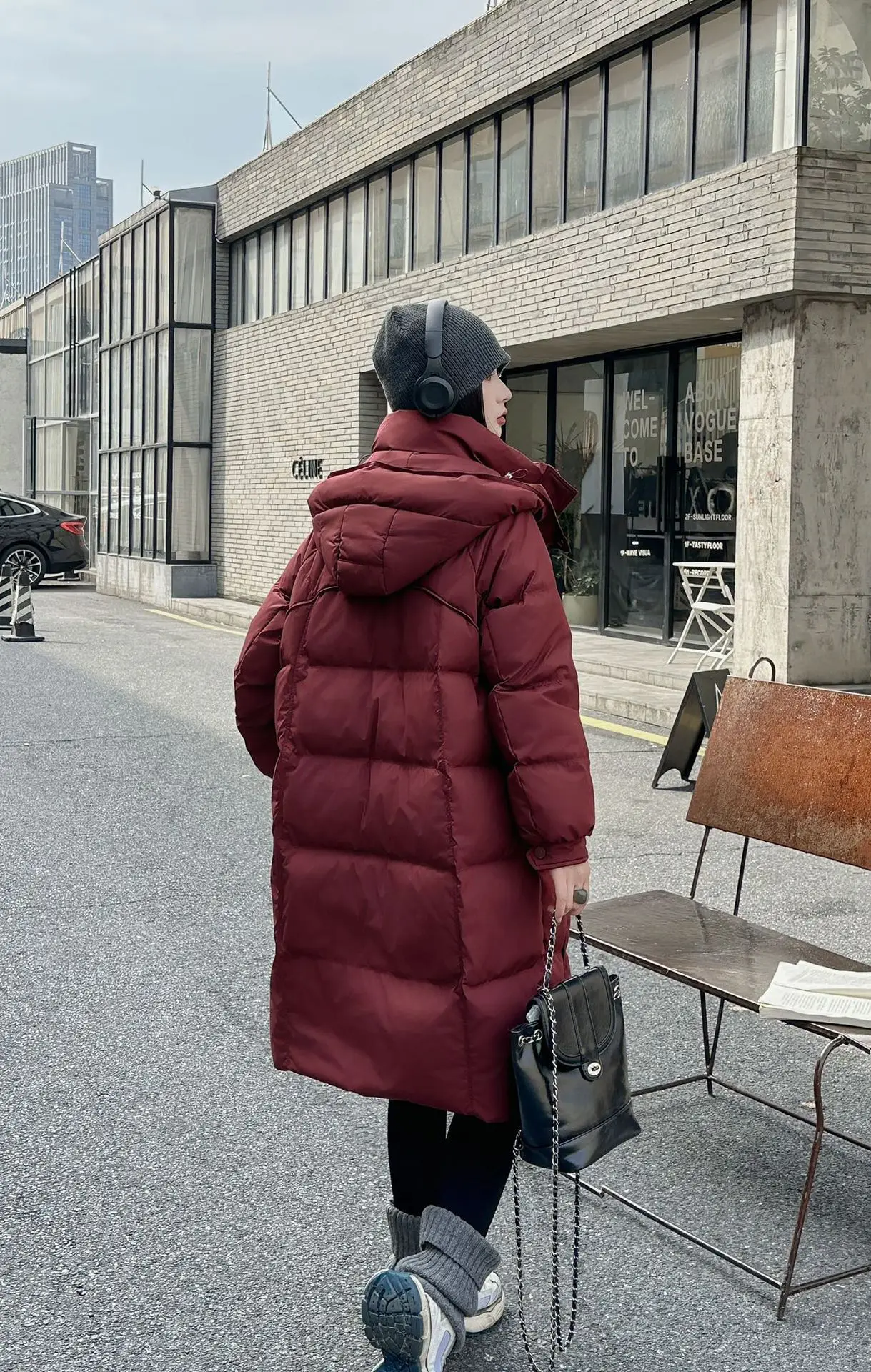 Damska długa parka za kolano 2026 Nowa kurtka puchowa z gęsiego puchu Modny styl zachodni Gruba, ciepła kurtka zimowa