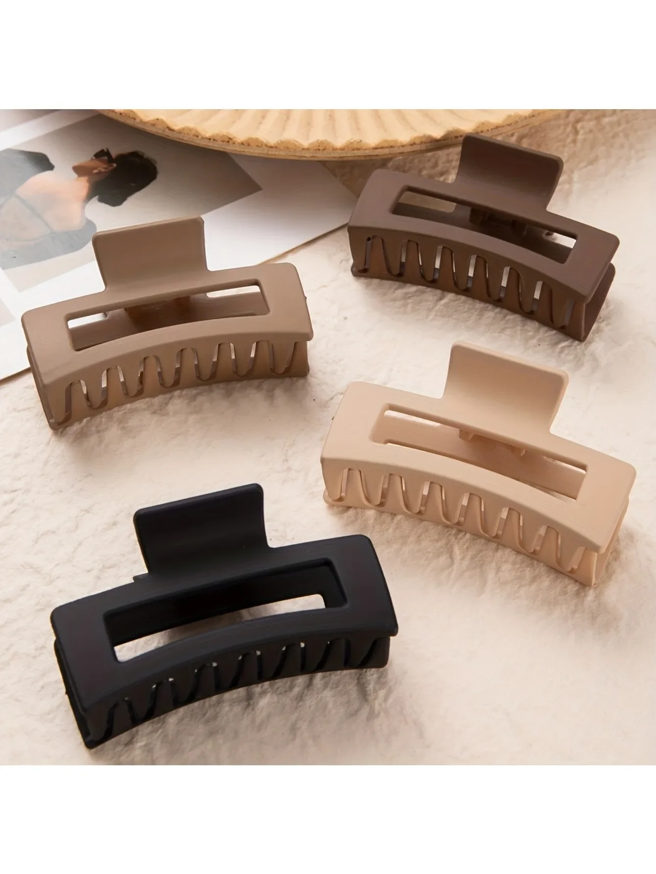 

4PCS simple matte non-slip retro hollow design hair claws, suitable for fine hair. Coarse hair, ladies. Girls hair claws