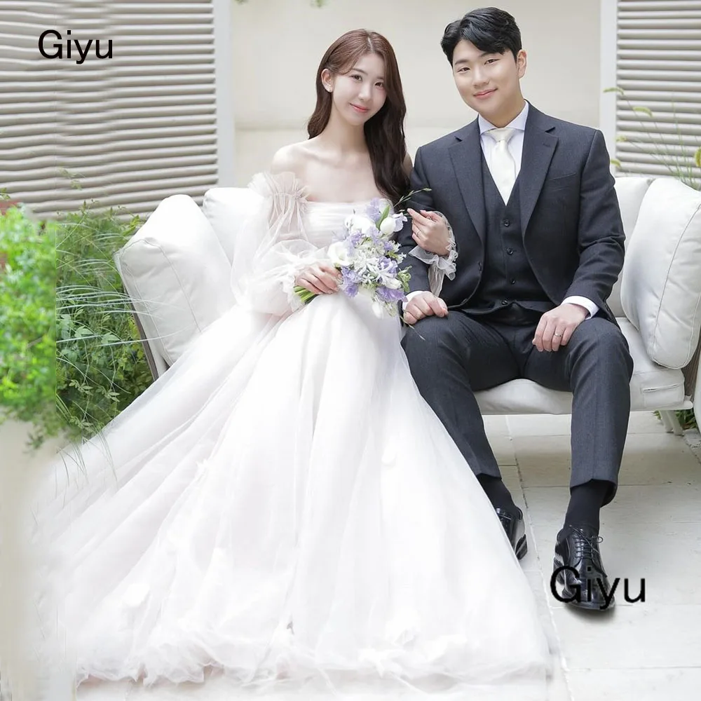 

Giyu Fairy A-line Korea Wedding Dress Photoshoot Off The Shoulder Strapless Draped Tulle Floor-length 웨딩드레스 Bridal Gown