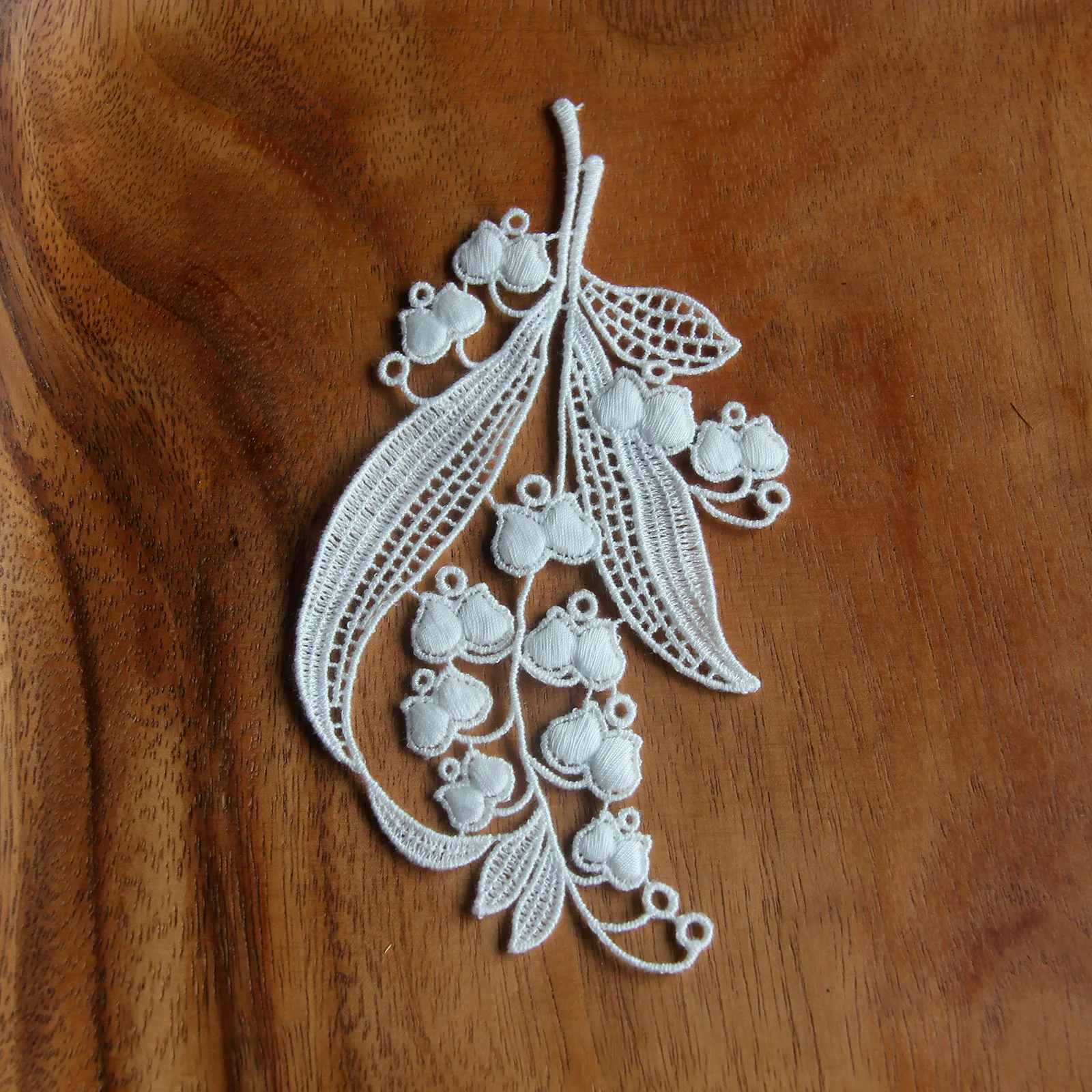 1 Piece Polyester Embroidered Lace White Lily of The Valley Applique Clothing DIY Accessories 15.5cm