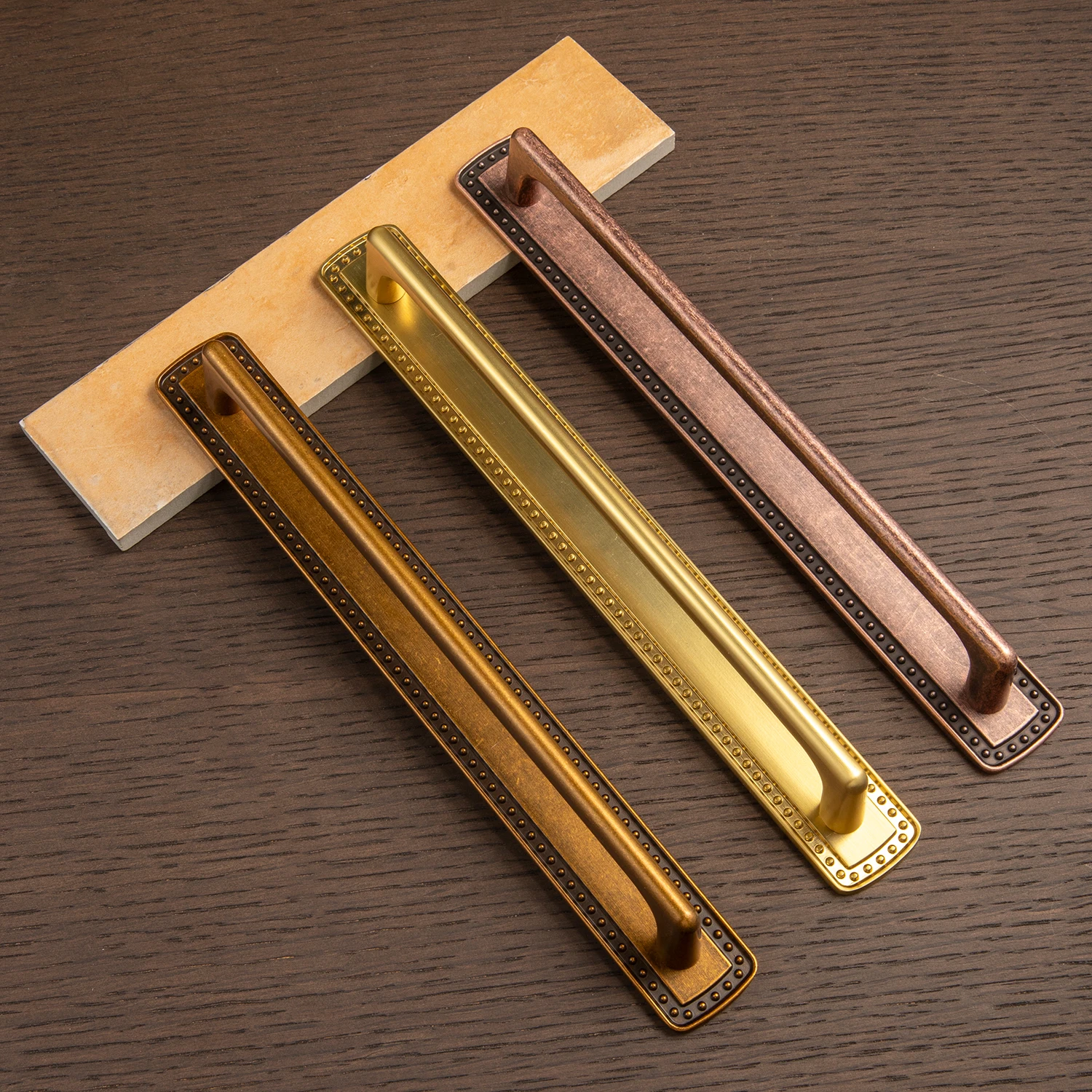 Goo-Ki Gagang Kabinet Emas Berpola dengan Pelat Belakang, Jarak Lubang 5''(128MM) Paduan Seng Gagang dan Kenop Kabinet Kuningan Antik