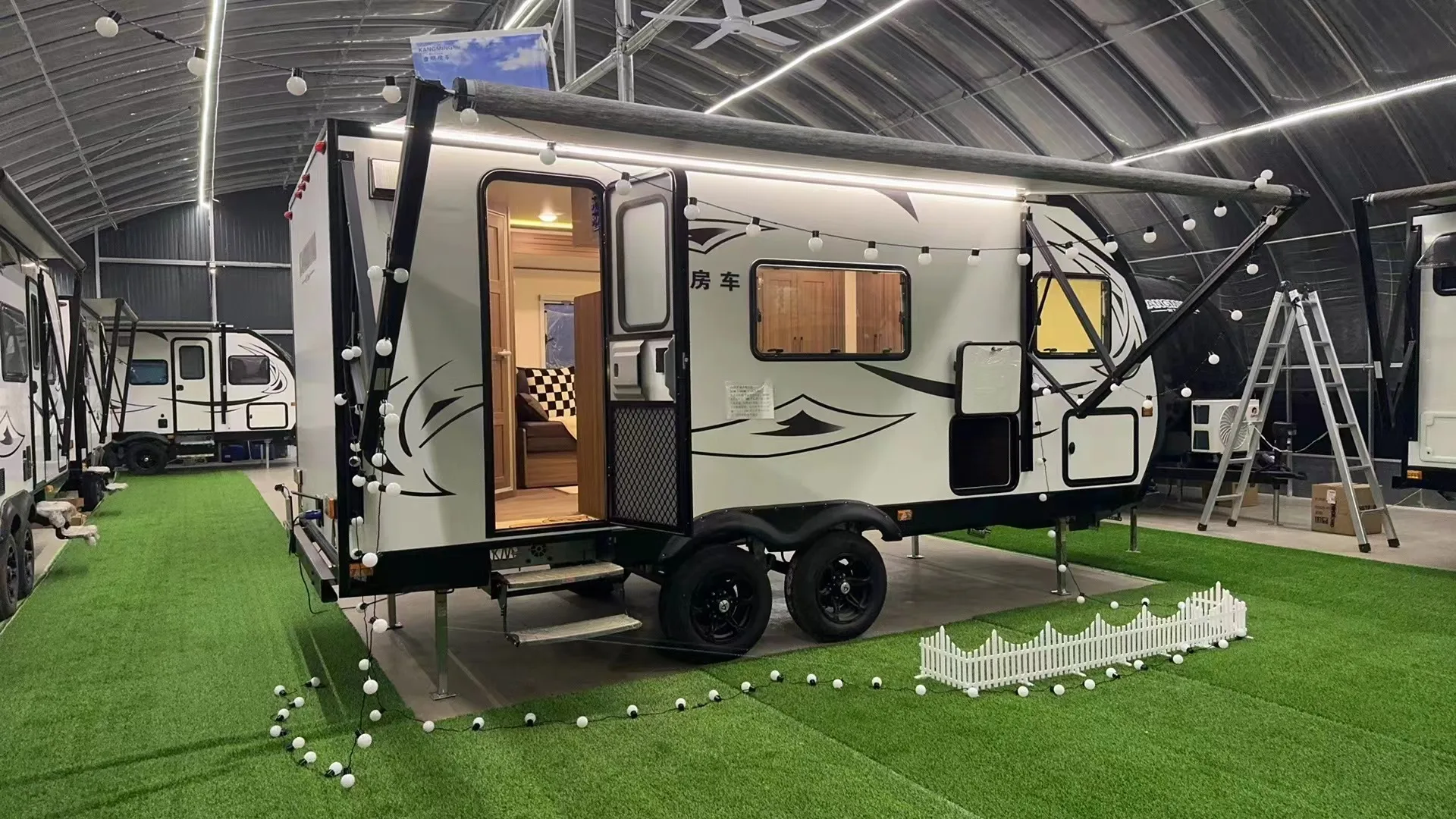 مظلة جانبية كهربائية قابلة للطي لمقطورات سبائك الألومنيوم، مقاومة للرياح، حصريًا للاستخدام الخارجي للتخييم