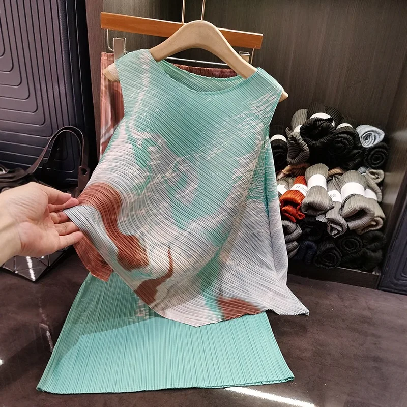 

Miyake Pleated Skirt Suit 2025 Summer New Fold Senior Sense Plisse Pleat 2-piece Show High Pleats Top Printed Skirt Plisse Suitc