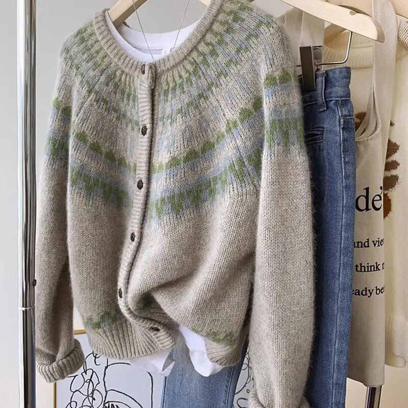 

Sweater cardigan women's spring and autumn thickened design niche lazy style knitted jacket Fashion Hot Style