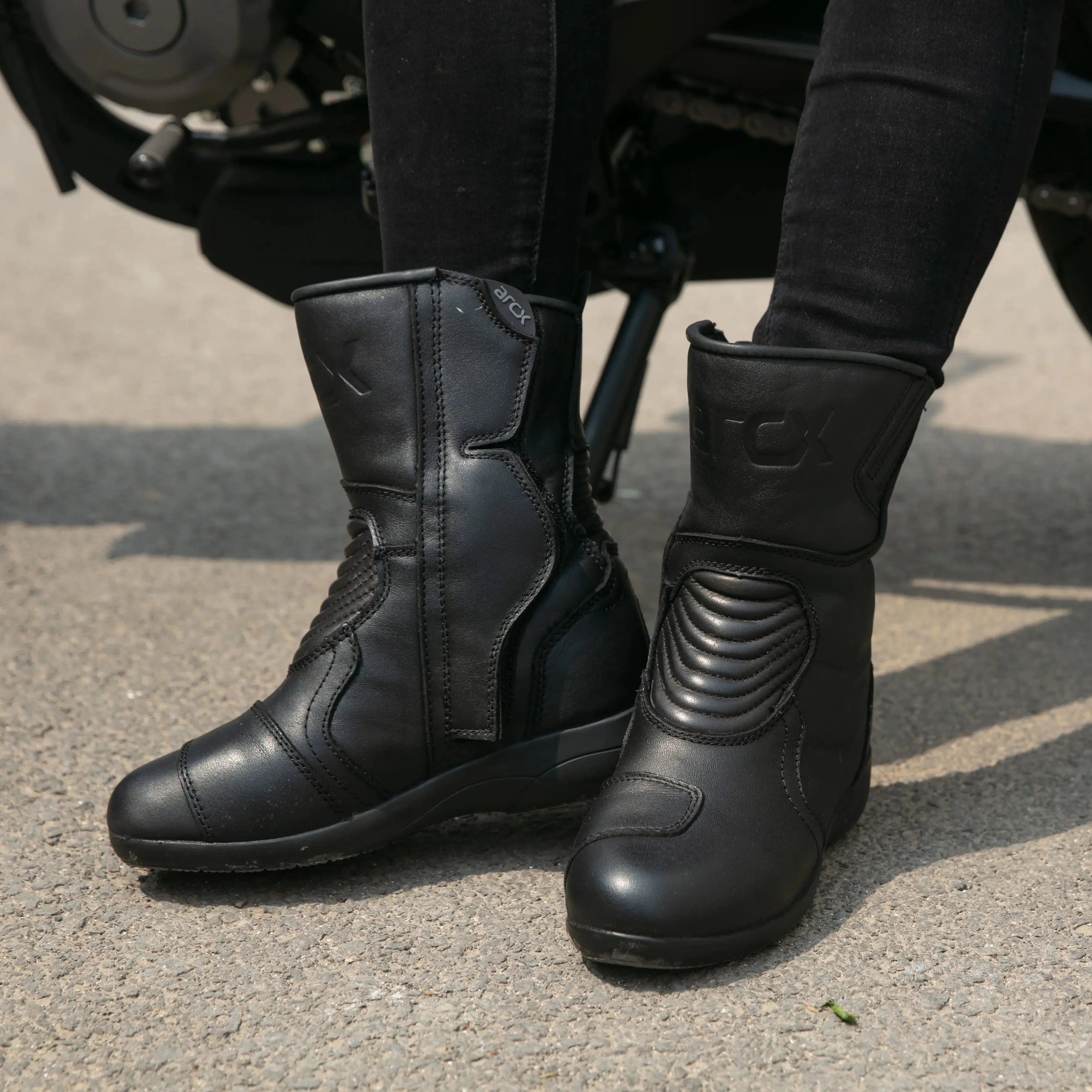 

Women's Elevator Racing Motorcycle Boots Mid-Calf Anti-Slip Warm Riding Shoes for Autumn Winter