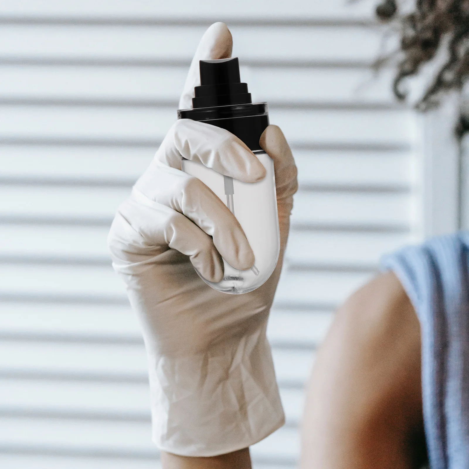 

4Pcs 100Ml Travel Spray Bottles Refillable Container Lightweight Portable for Home Office Courtyard Use Fine Mist