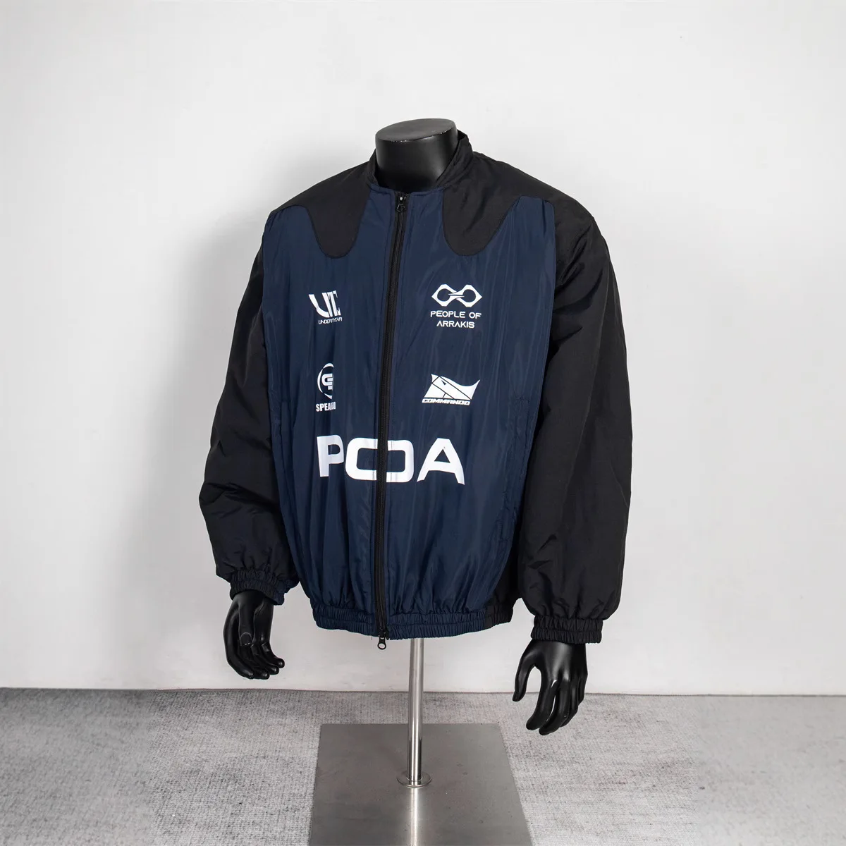 

Куртка Undermycar POA Racing Suit с разноцветным принтом, хлопковая, в стиле VIBE Streetwear, с V-образным вырезом, для пар, с подплечниками