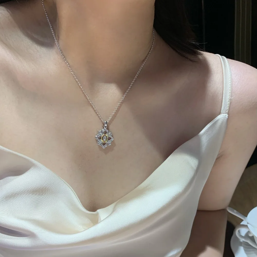 

Italian Brushed Bratti Hollow Leaf Grass Necklace Feminine Flower Collarbone Chain