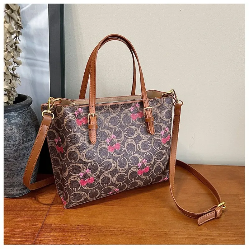 

Famous Designer Women Shoulder Bag Genuine Leather Handbag Elegant Crossbody Purse Classic Tote Messenger