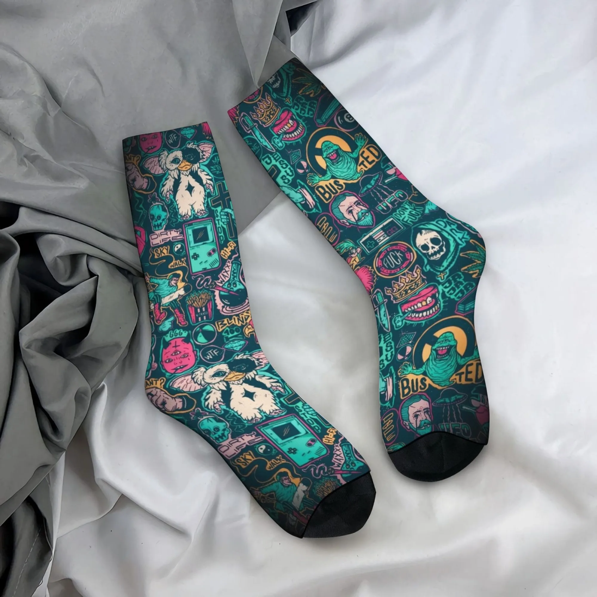 American-style dark graffiti retro video game print men's socks, comfortable, breathable, non-slip, casual socks, party gift.