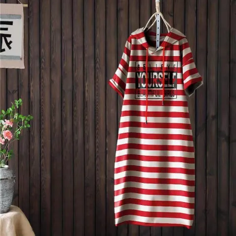 Été nouvelle grande taille rayé T-shirt Dr à capuche mi-longue imprimé femmes Dr a-ligne jupe ort Sve transfrontalier