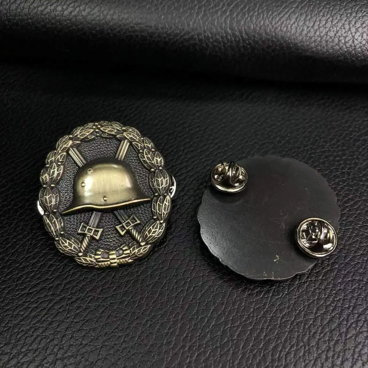 German Vintage Prussian Medal Helmet Commemorative Chest buckle brooch