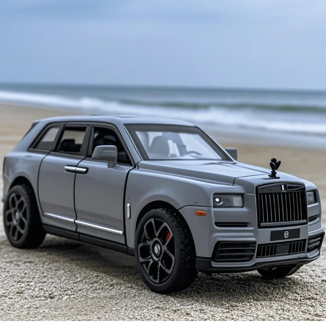 

1:36 Rolls Royce Cullinan, модель автомобиля из сплава, имитация литья под давлением, металлические игрушечные модели транспортных средств, коллекция звуков и света, подарок для детей