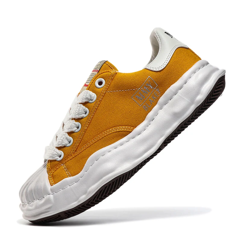 

Canvas classic board shoes, with a skin friendly blend of breathable and refreshing interior, retro and vintage, suitable for ci