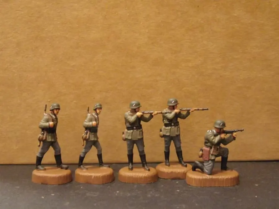 Miniature model 1/72 painted  soldiers  5pcs/set