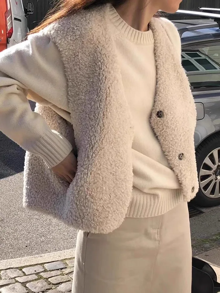 เสื้อกั๊กขนแกะนุ่มแบบหลวม คอวี สำหรับผู้หญิง เหมาะสำหรับใส่ทำงาน ผลิตจากโพลีเอสเตอร์ ให้ความอบอุ่นปานกลาง ติดกระดุมเม็ดเดียว