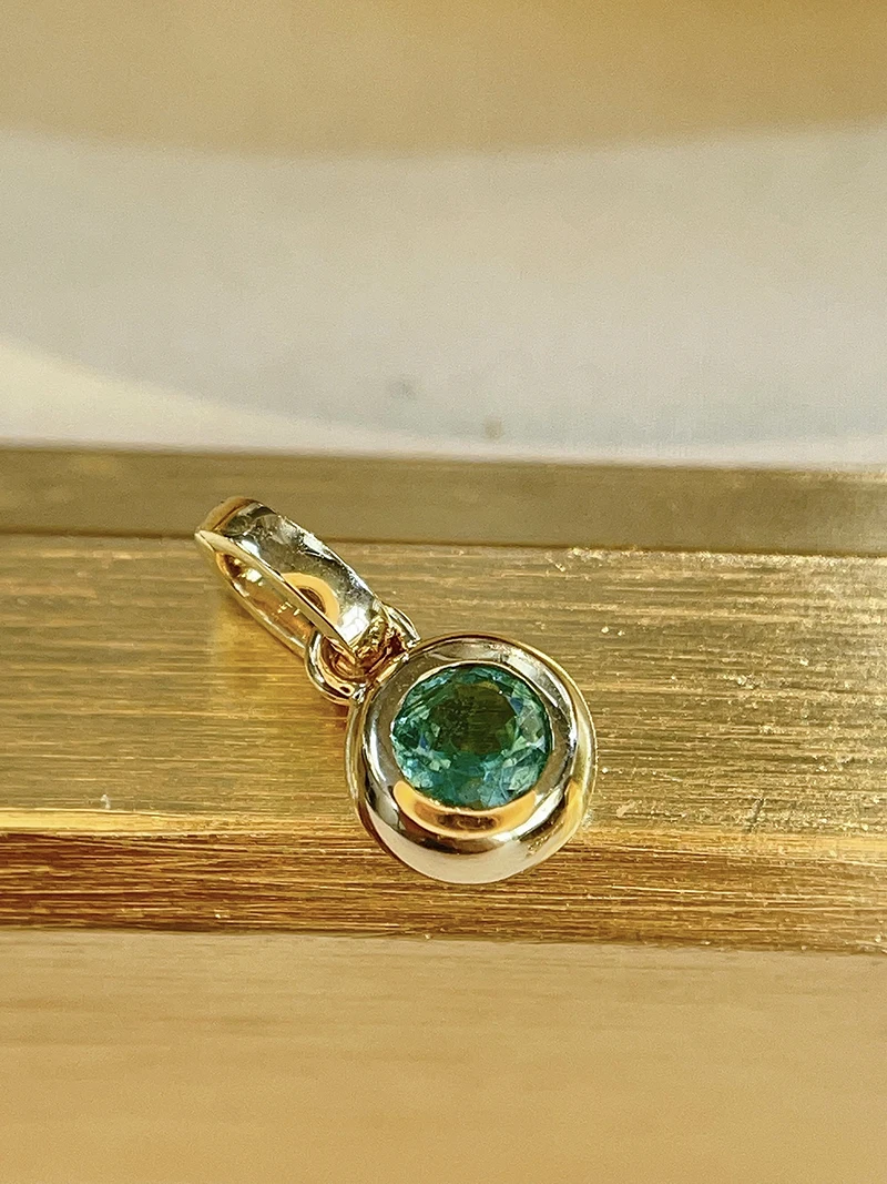 LUOWEND 100% 18K Yellow Gold Pendant Elegant Round Shape Natural Emerald Necklace Pendant for Women Birthday Gift Fine Jewelry