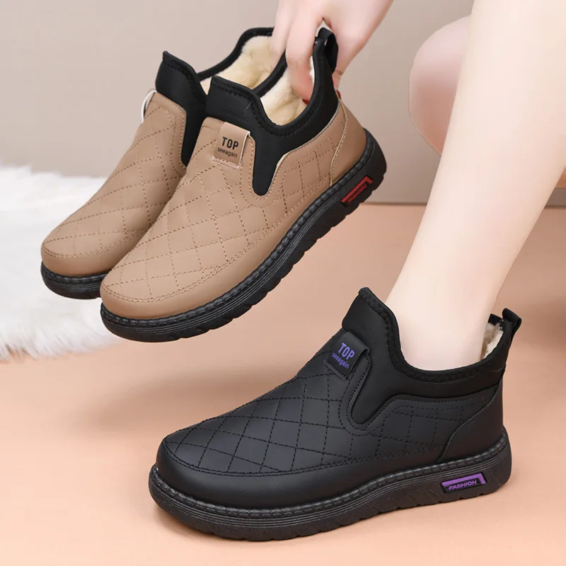 أحذية نسائية شتوية جديدة، مخملية، أحذية قصيرة دافئة ومريحة، أحذية أمي عصرية وغير رسمية، سطح ناعم، نعل ناعم، أحذية ثلج مسطحة #6
