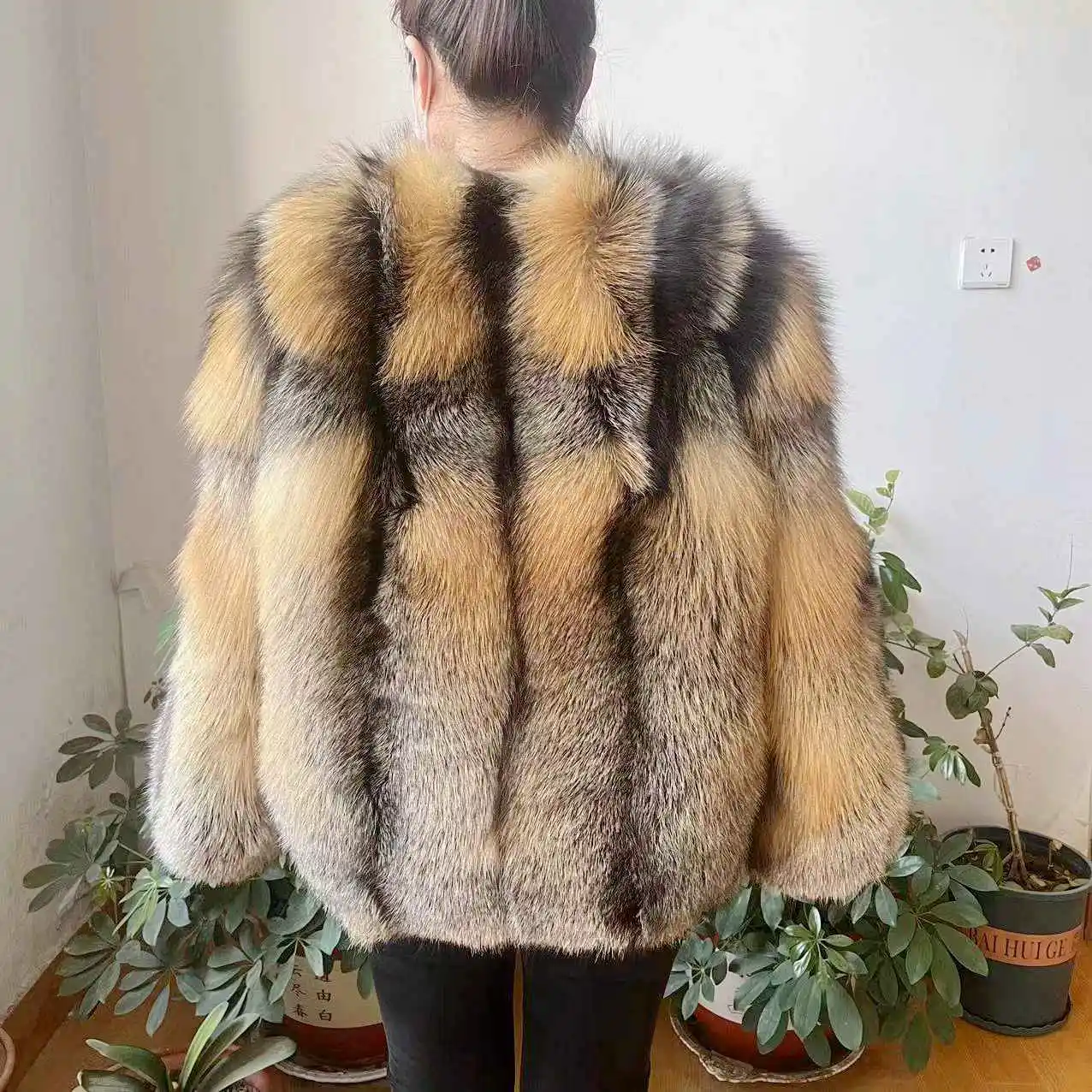 Giacca di pelliccia di volpe naturale stile corto da donna invernale di nuovo stile cappotto di pelliccia reale caldo spesso giacca di moda capispalla da donna