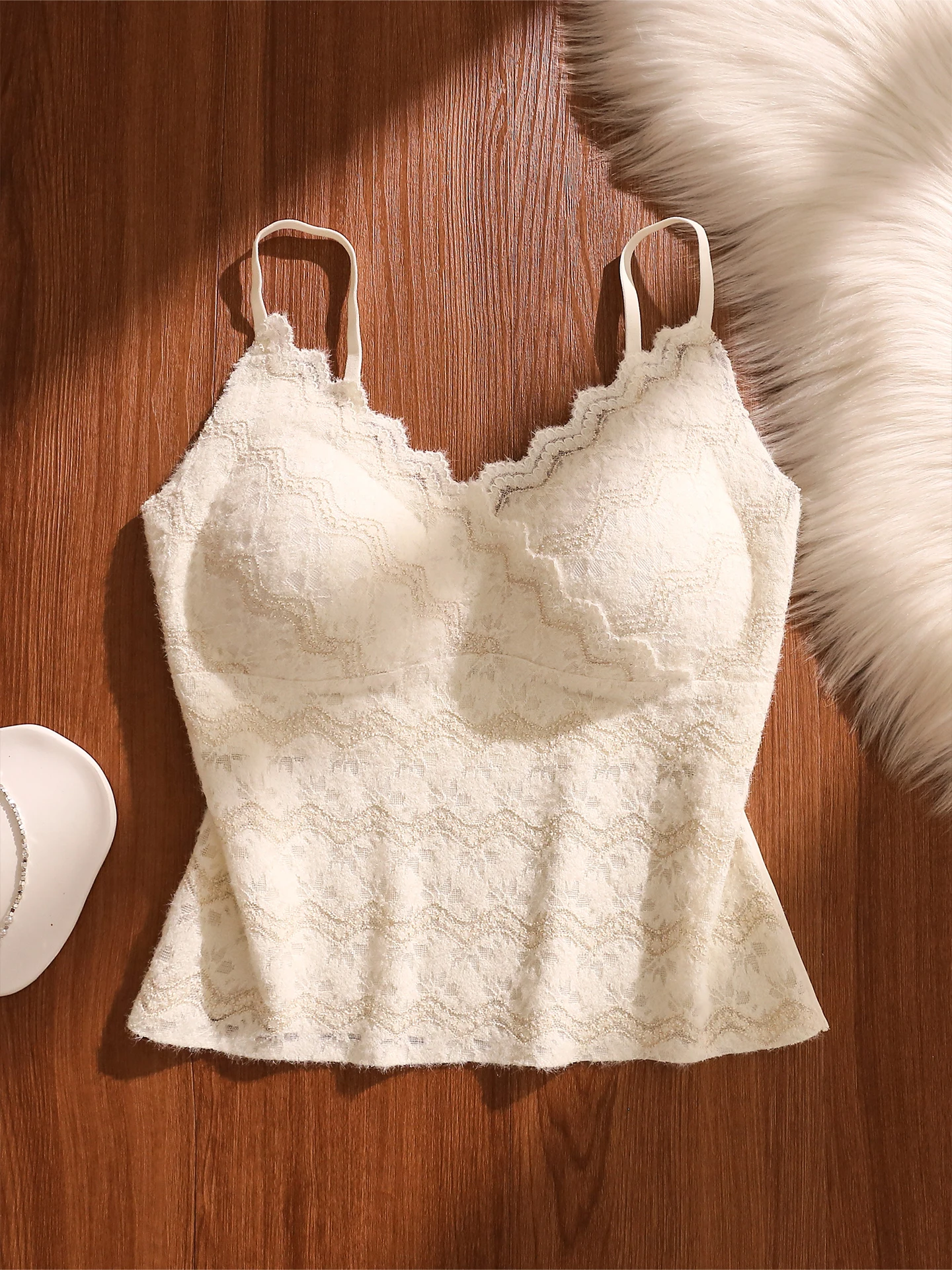 Gilet sexy con cinturino in pizzo Abbigliamento interno da donna Coppa intercata Ragazza piccante Slim Fit Base Tube Top irt V-ne Fibra di poliestere