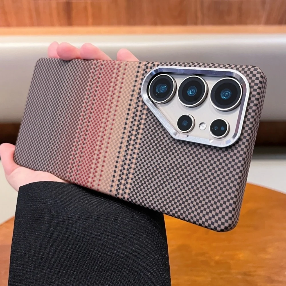 Luxuriöse MagSafe Carbonfaser-Textur-Hülle für Samsung S25 S24 S26 Ultra mit kabellosem Laden, stoßfester Hartcover-Schutzhülle aus Legierung mit Linsenschutz – Detail 1