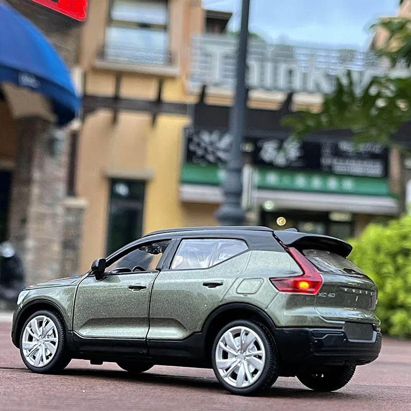1:32 VOLVO XC40 Alloy Car Model Diecast Metal New Energy Vehicles Metal Car Model Simulation Sound and Light Childrens Toys Gift view 4