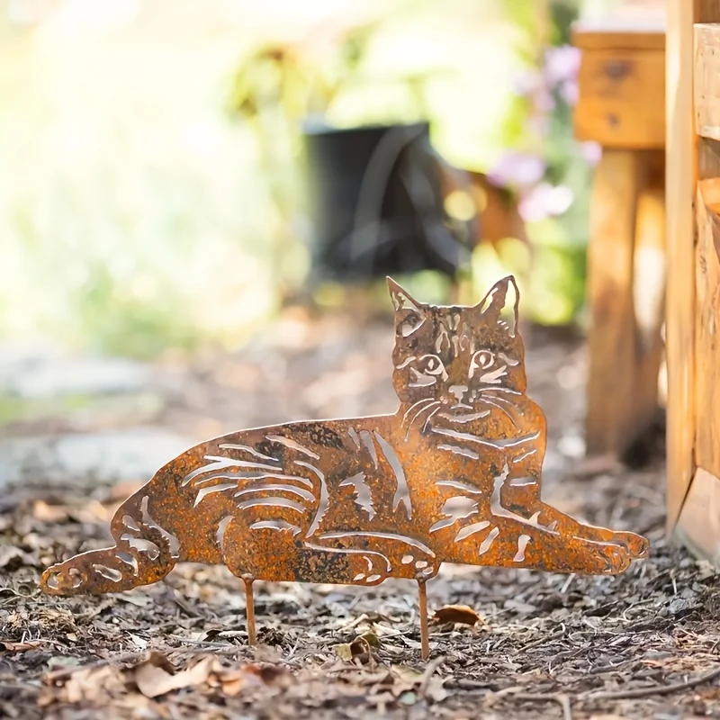 Metal cat lying on the ground as a garden guard ornament ，Rusty Cat，Foldable and can be placed anywhere as desired