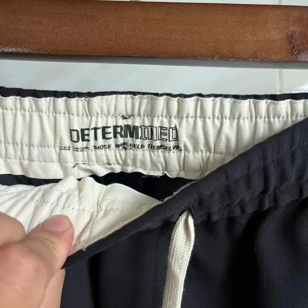 Męskie spodnie casualowe z prostymi nogawkami, elastyczna talia, materiał dresowy, długie spodnie, sezon jesieni, wygodne, oddychające ubrania.